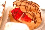 Cream Puff (with strawberry)